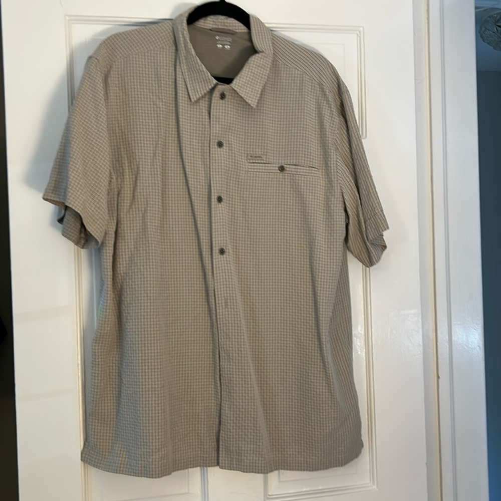 ❌SOLD❌ COLUMBIA Short Sleeve Shirt